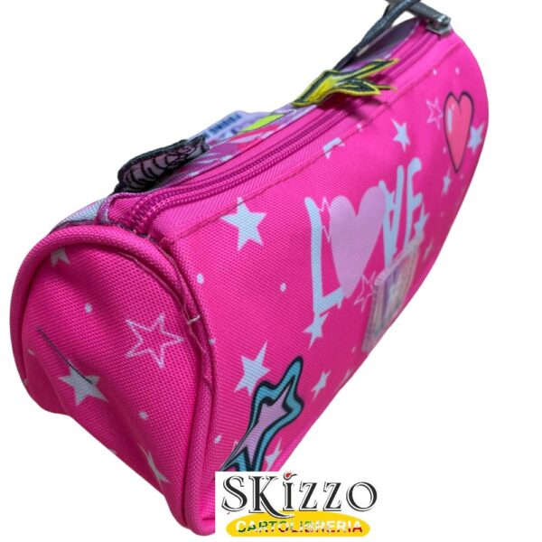 astuccio young people girl